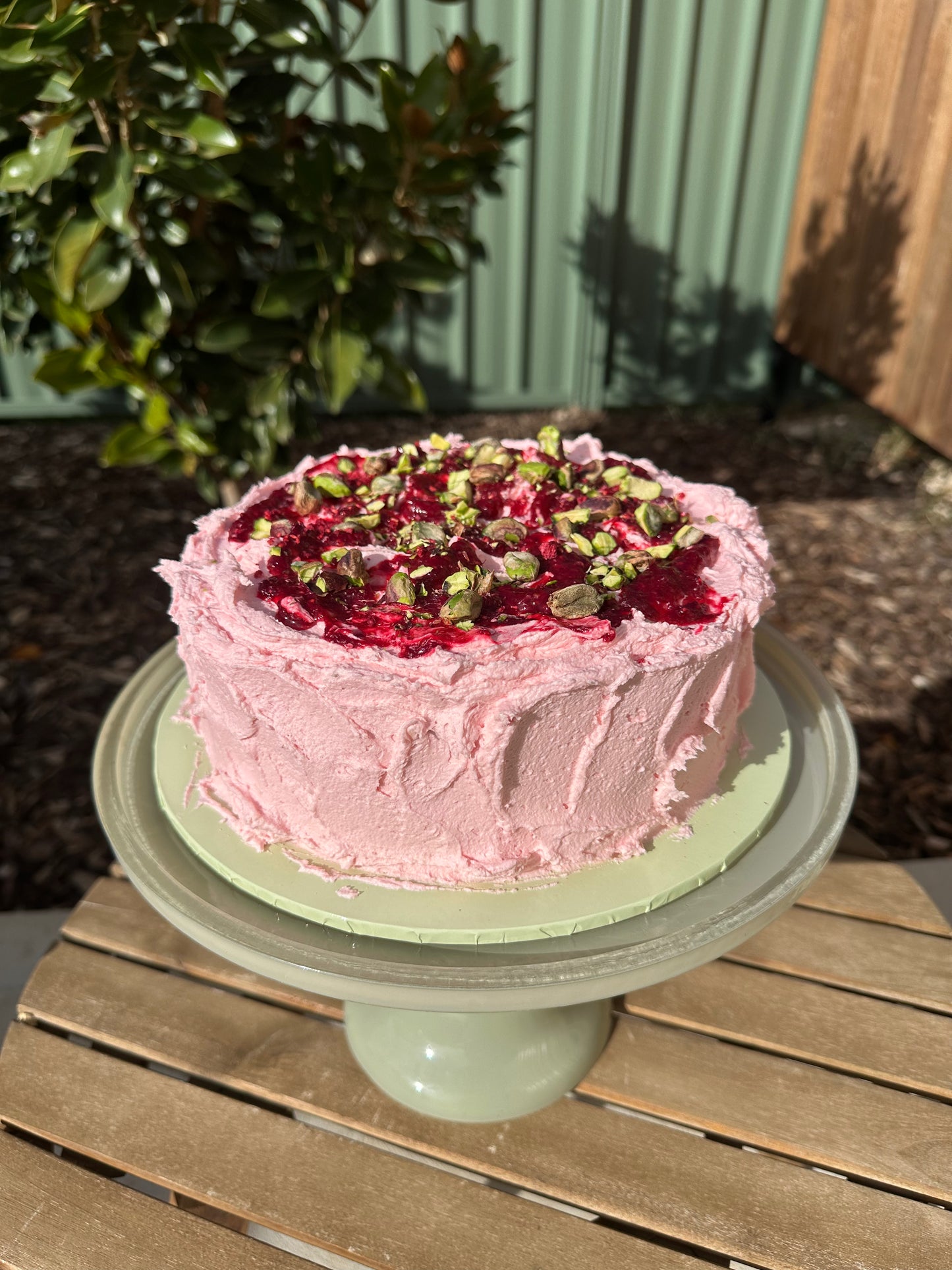 White chocolate, pistachio and Raspberry Cake